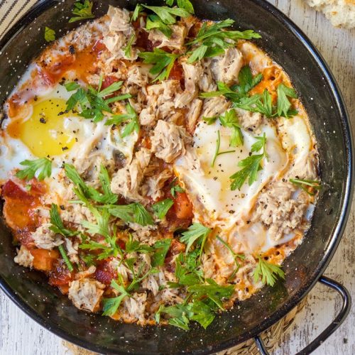 Eggs Fried On Tomatoes With Tuna – Smart Lifestyling