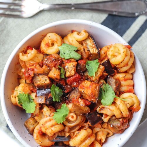 Aubergine & Tomato Pasta – Smart Lifestyling