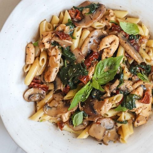 Creamy Chicken, Mushroom & Tomato Pasta – Smart Lifestyling